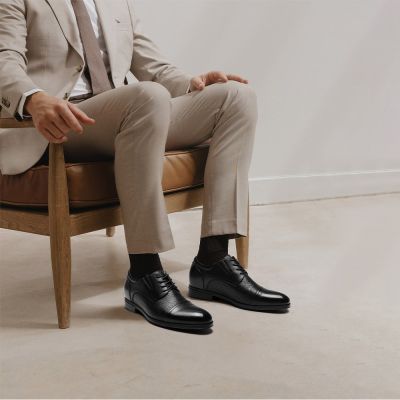 CMR CHAMARIPA Buty podwyższające dla mężczyzn | Czarne skórzane Cap-Toe Derby 7 CM